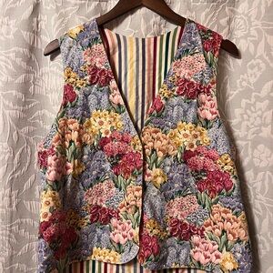 Source Unknown Multicolor Floral Women's Vest